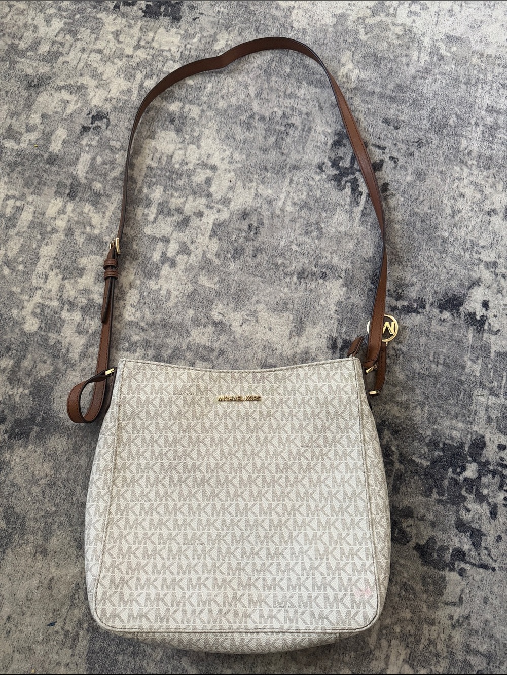 Michael Kors Jet Set Travel Messenger Bag, Large - Vanilla